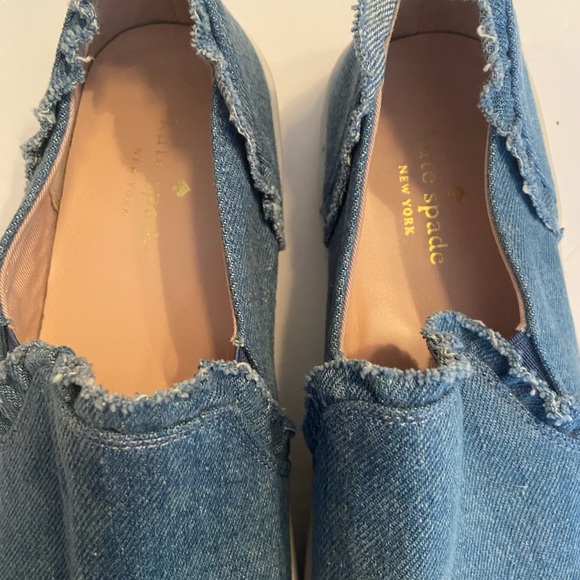 Kate Spade Womens 8.5 Lilly Ruffle Denim Slip On Shoes Blue White - Picture 3 of 5